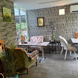 https://apartments-in-moria-s-dwum-balconami.batumihotels.net
